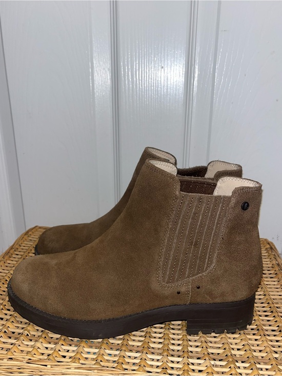 REVITALIGN Shoes - REVITALIGN Kodiak Bluff water-resistant suede Chelsea boots in Bison